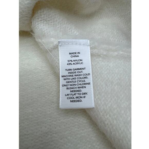 JCPenny Juniors Fuzzy Knit Top Medium Cream Rhinestone Heart Closure NEW - Picture 8 of 9